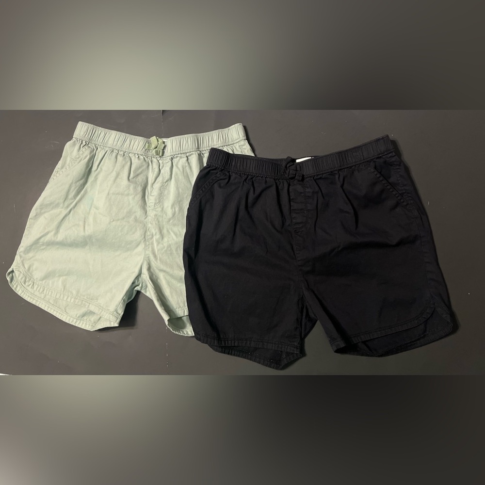 Lot Of 2 Children’s Place Girls Size 16 Shorts 1 Black And 1 Green